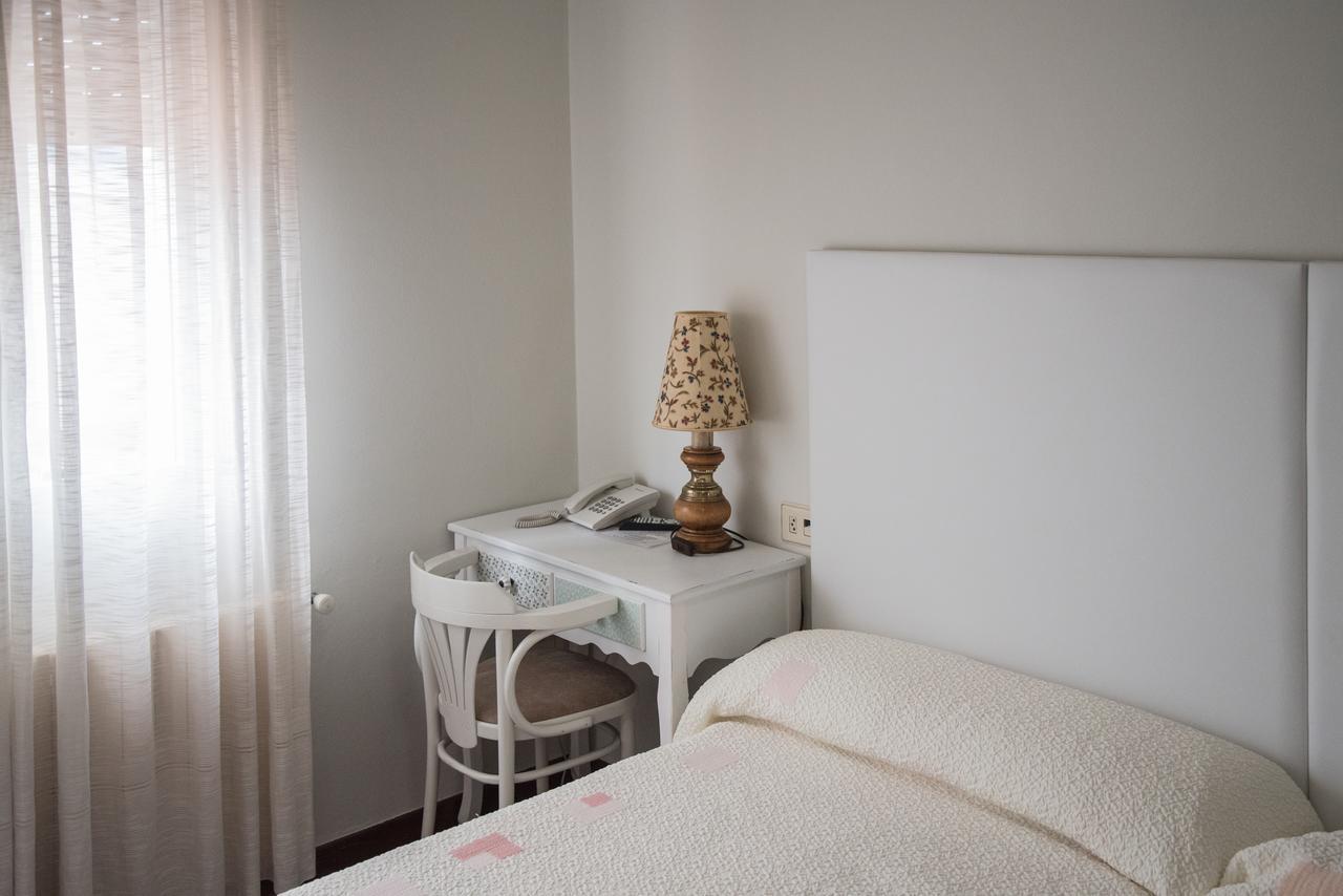 Hostal Antolin レドンデーラ エクステリア 写真